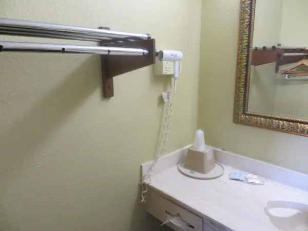 La Grange Executive Inn and Suites 10